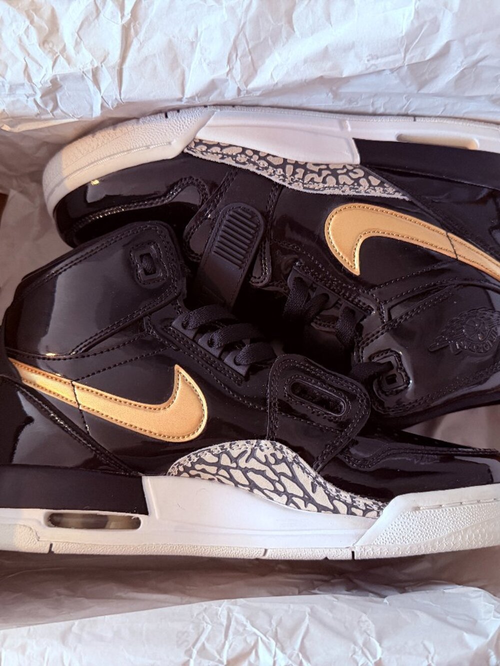 Air Jordan Legacy 312 GS Black/Gold | Women’s 7.5 / Boys 6Y